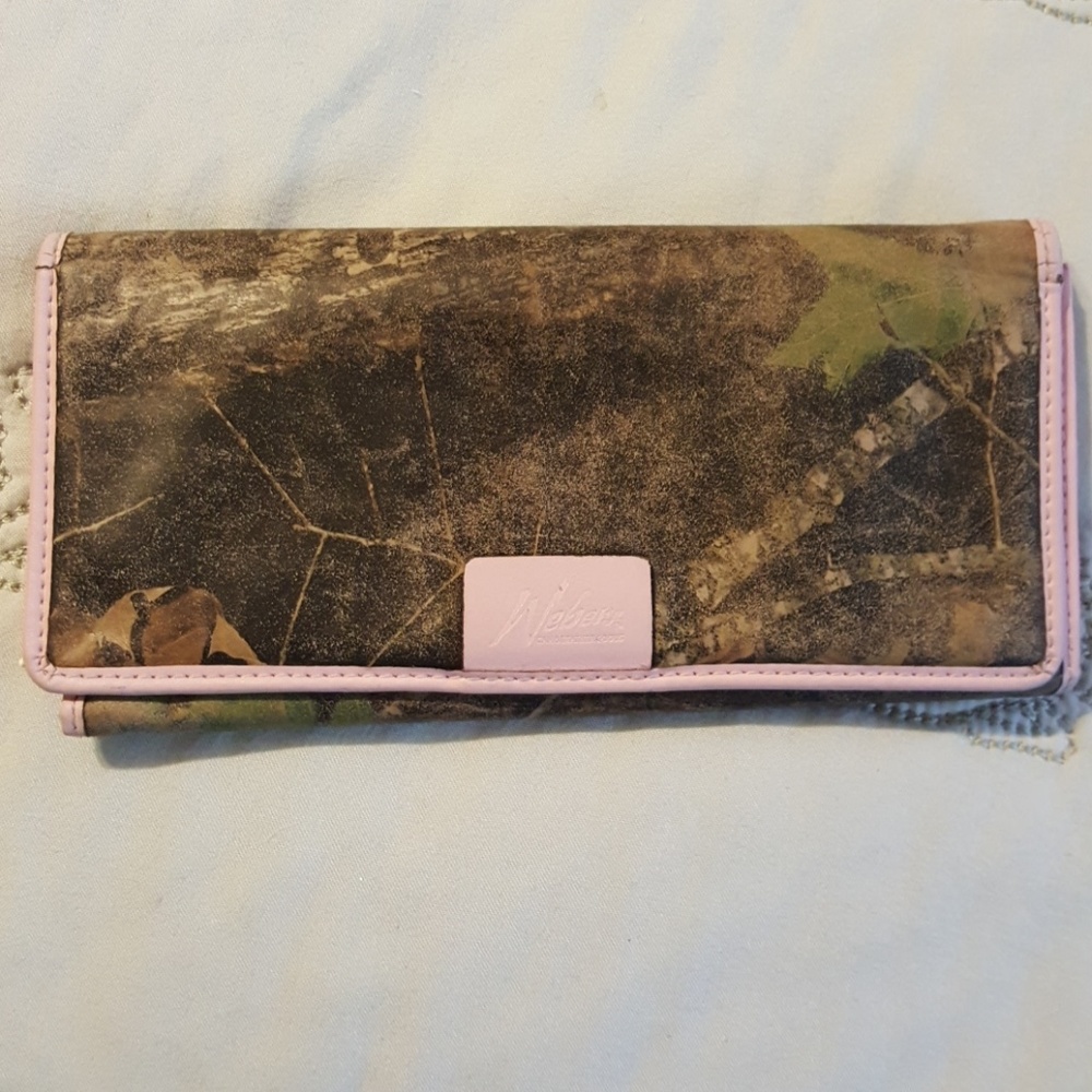 Camo wallet